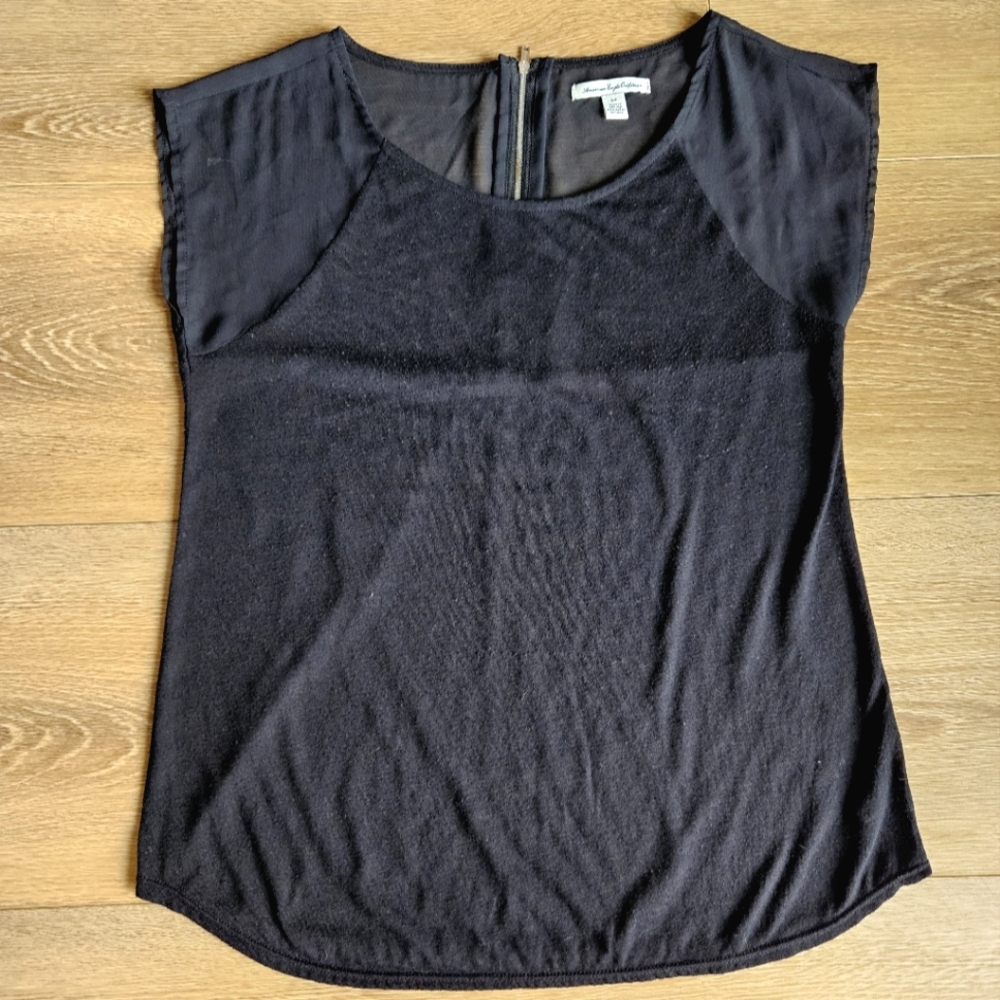 Women's American Eagle Black Short Sleeve Shirt Blouse Zipper On Back Small
